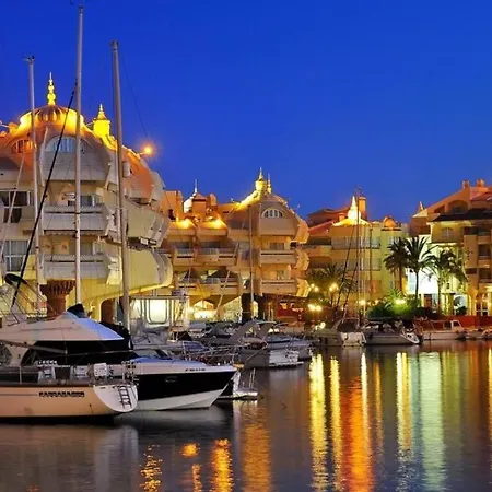 Puerto Marina Family